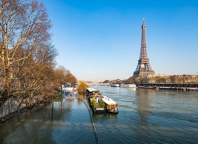 Banks of the Seine, Paris